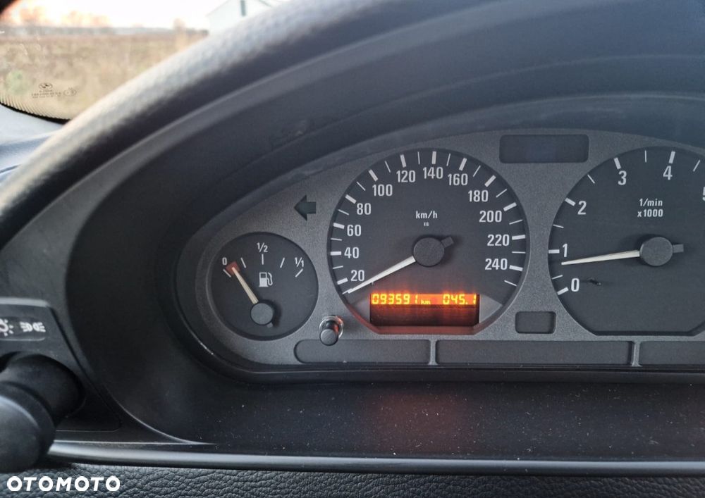 BMW Seria 3 - 13
