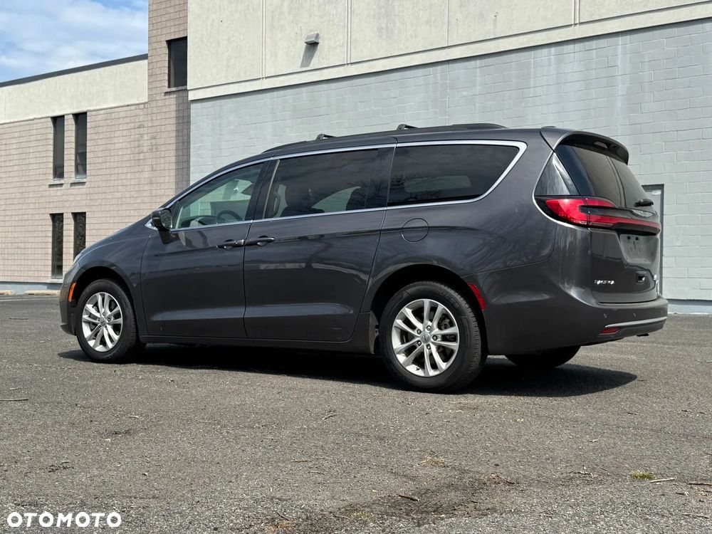Chrysler Pacifica - 10