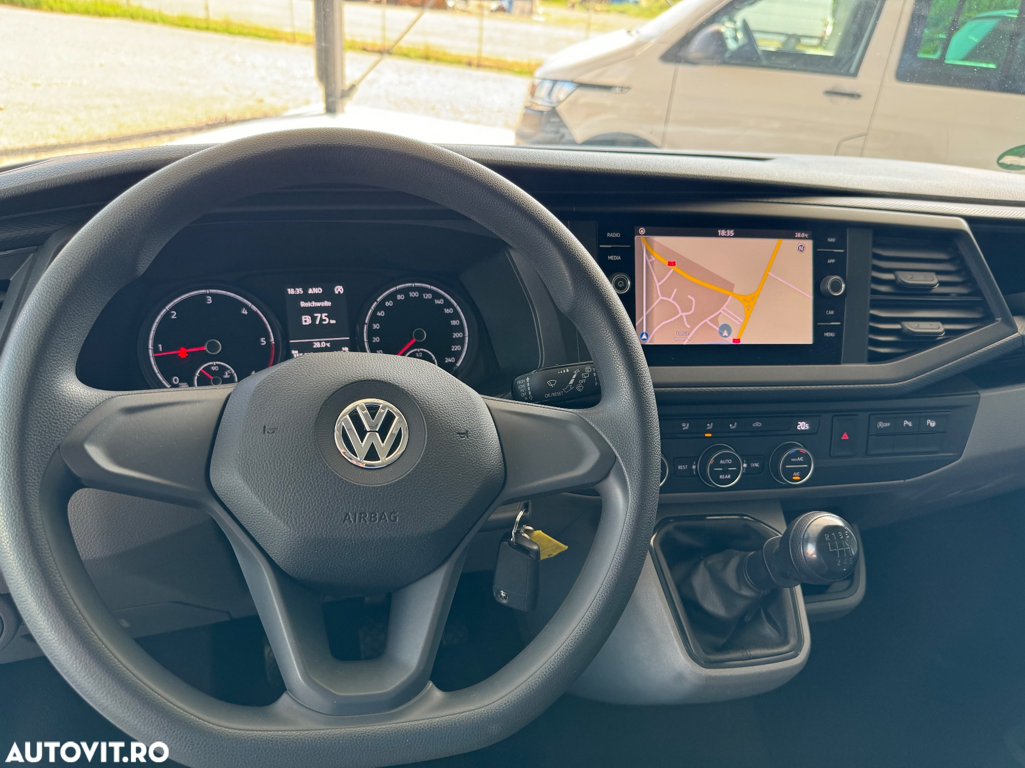 Volkswagen Caravelle T6.1 2.0 TDI 110 kW KR Highline - 8