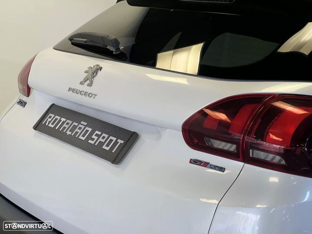 Peugeot 2008 1.2 PureTech GT Line - 32