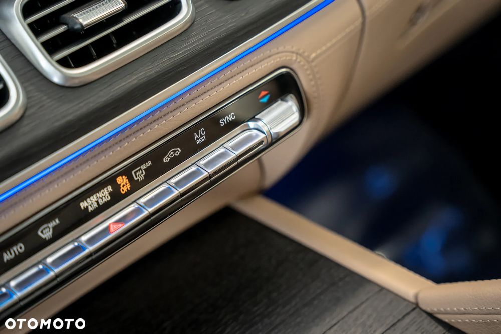 Mercedes-Benz GLS - 27