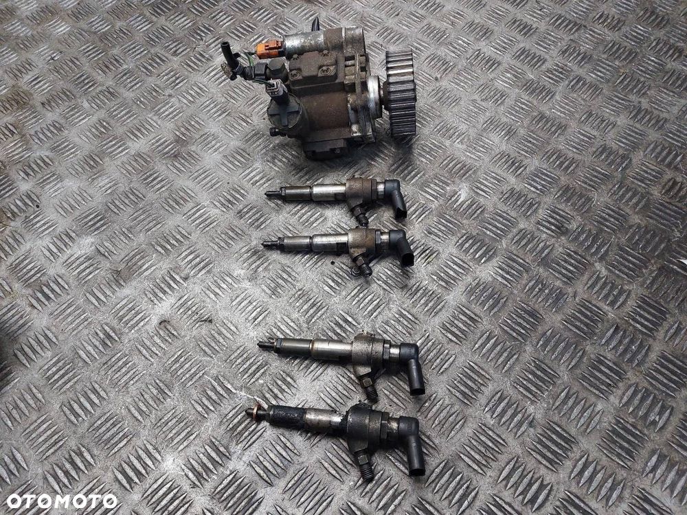 POMPA WTRYSKOWA + WTRYSKIWACZE FIESTA MK5 1.4 TDCI 9649574480 9645988580 - 1
