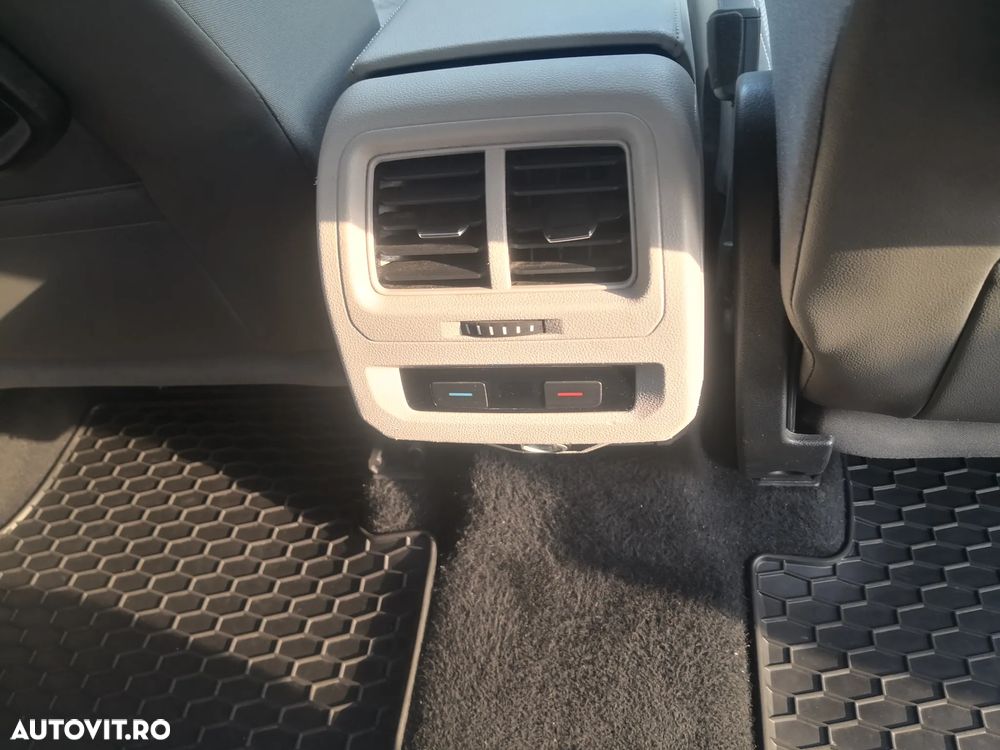 Volkswagen Touran 1.6 TDI Highline - 8