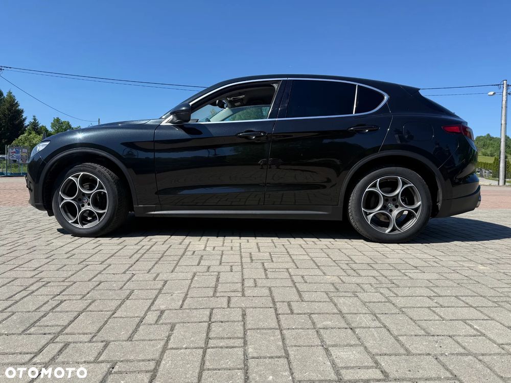 Alfa Romeo Stelvio 2.0 Turbo 16V AT8-Q4 Lusso Ti - 5