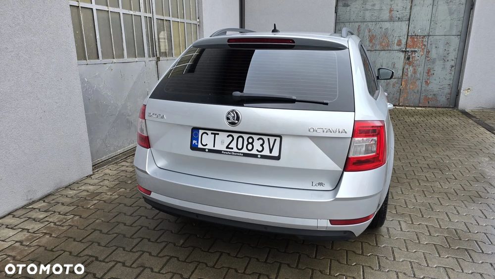Skoda Octavia 1.6 TDI Ambition DSG - 32