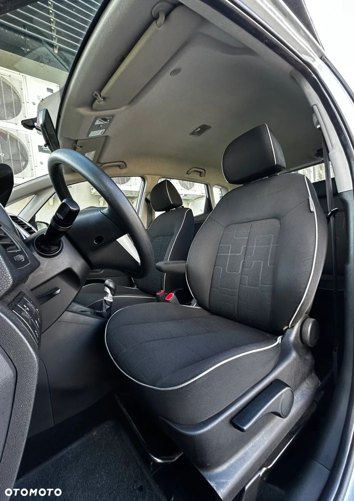 Kia Venga 1.4 CVVT Vision - 10