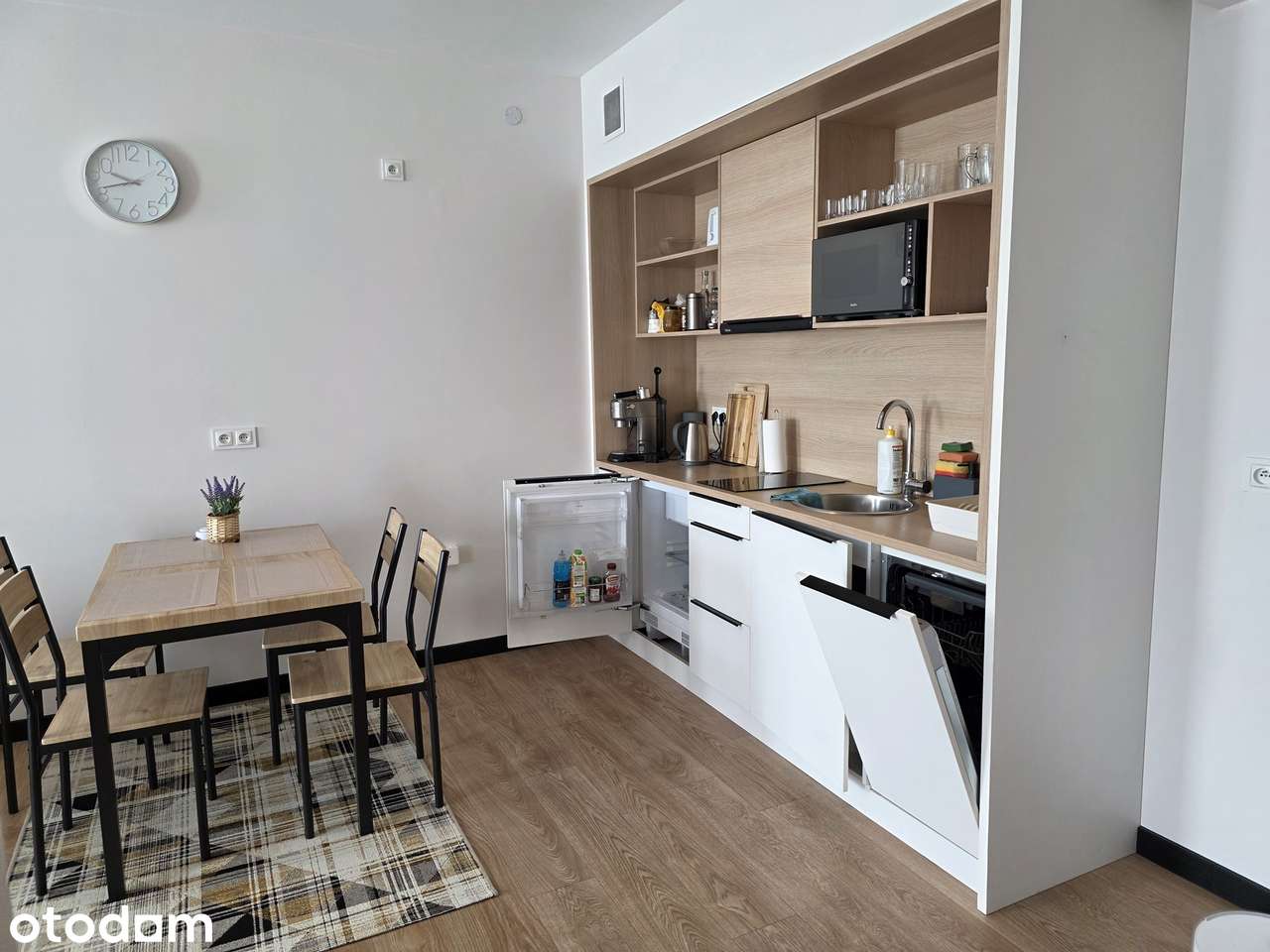 Do wynajęcia 2 pokoje, 49 m², ul. Zamoyskiego 37 (Metro, Stadion)