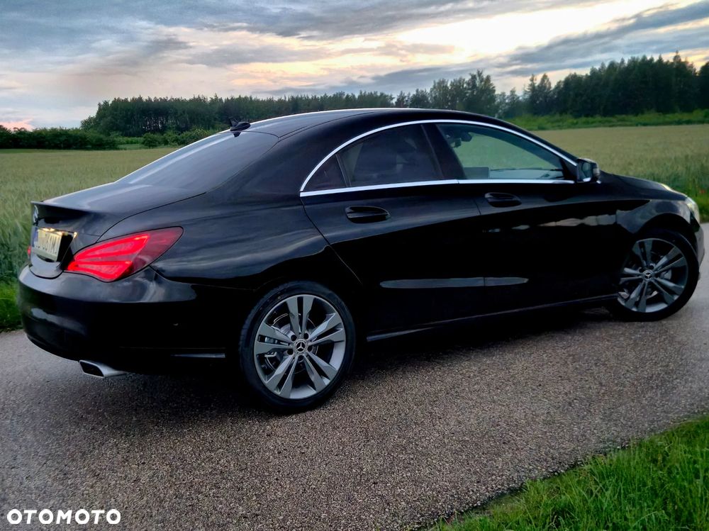 Mercedes-Benz CLA 200 7G-DCT - 24