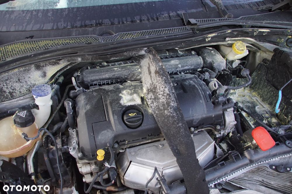 Auto na części - Peugeot 2008 I 1.6 VTi 120 KM 5F01 20ET03 KCA 2014R Silnik Skrzynia Drzwi Szyba Błotnik Zderzak Klapa Lampa Lusterko Relingi Deska Kokpit Sterownik Moduł Czujnik Licznik Wyświetlacz Kierownica - 16