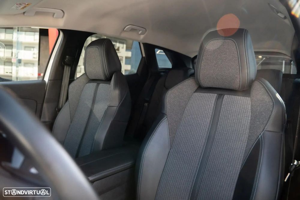 Peugeot 3008 1.6 Hybrid4 Allure Pack e-EAT8 - 26