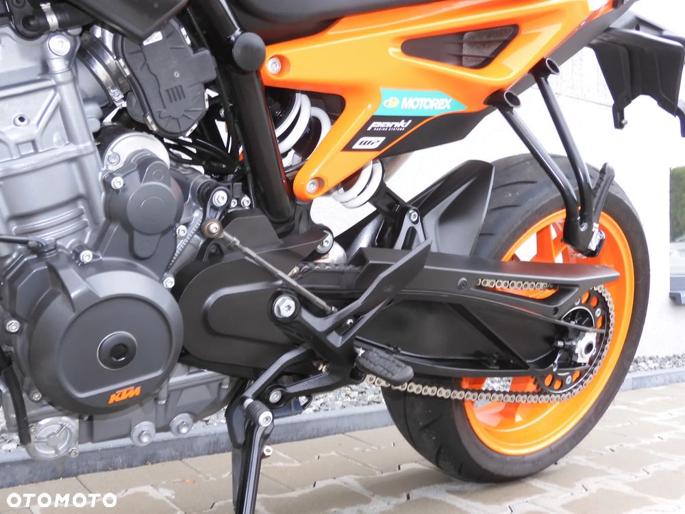 KTM DUKE 890 - 38