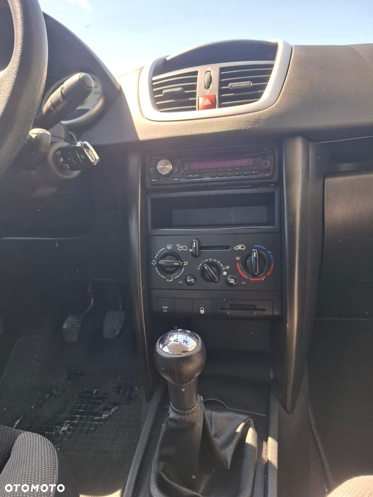 Peugeot 207 1.4 16V Trendy - 10