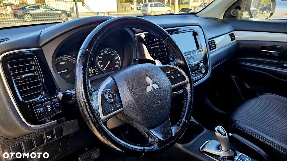 Mitsubishi Outlander - 6