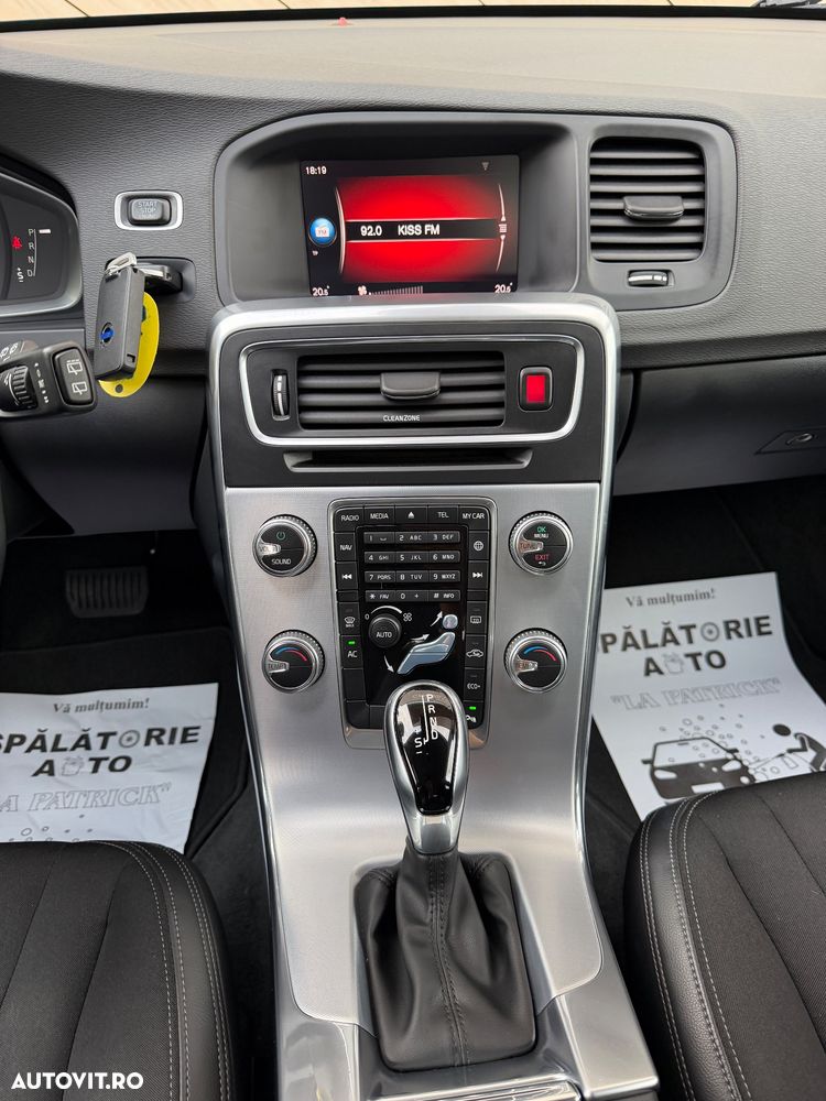 Volvo V60 ver-d3-geartronic-momentum-pro - 16