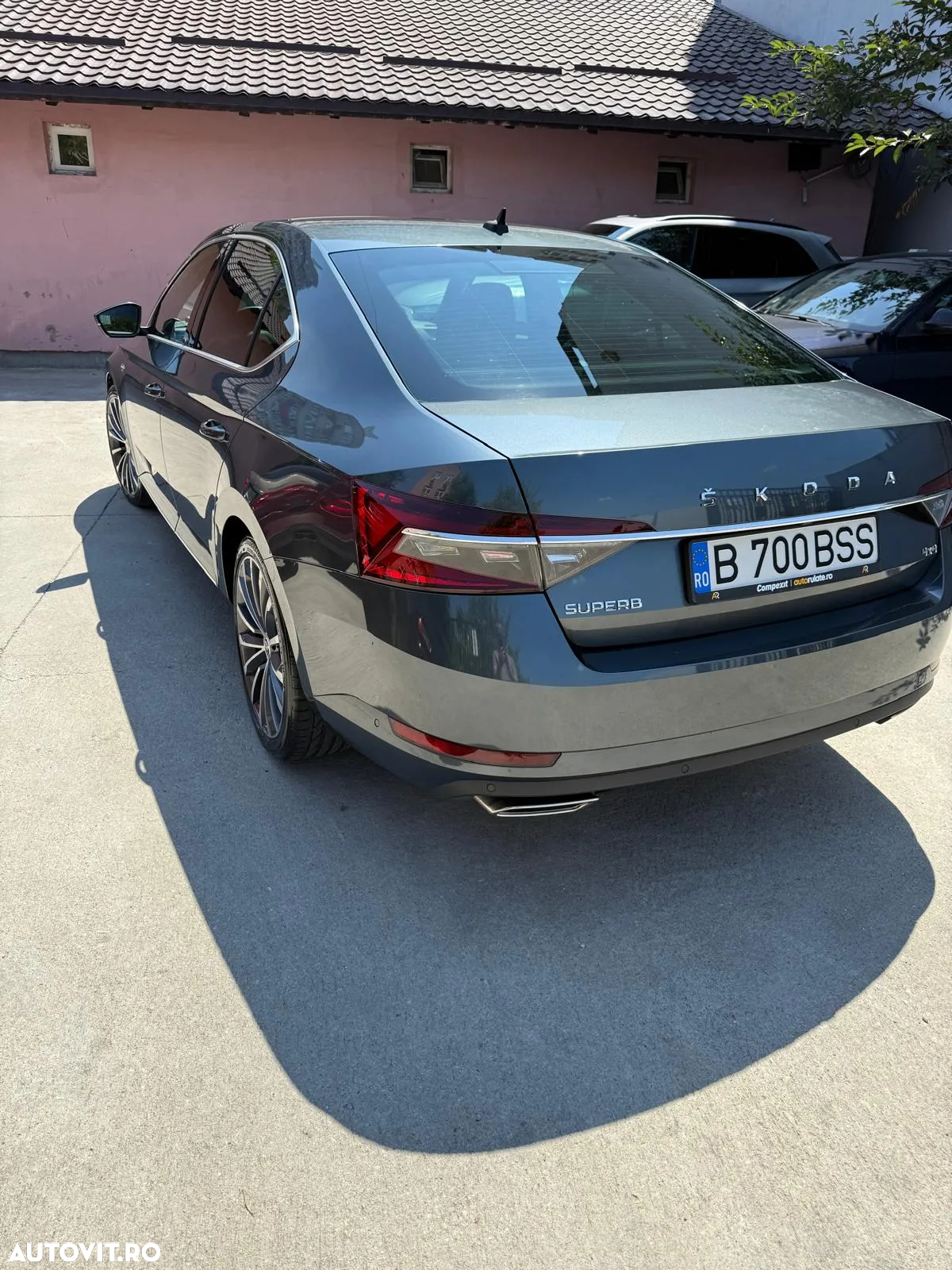 Skoda Superb 2.0 TSI 4X4 DSG Laurin & Klement - 6
