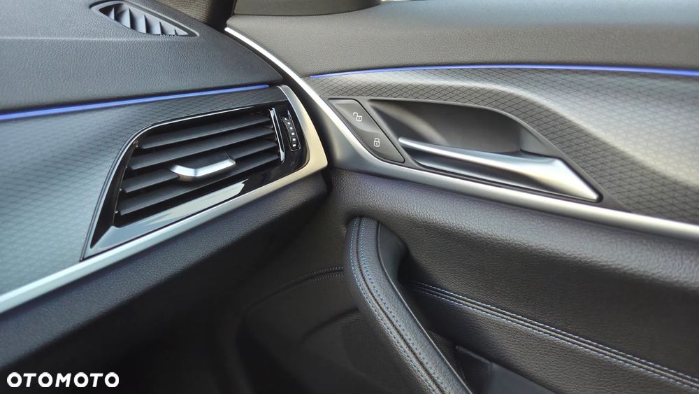 BMW Seria 5 520d Touring M Sport Edition - 23