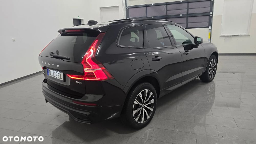 Volvo XC 60 B4 D AWD Plus Dark - 3