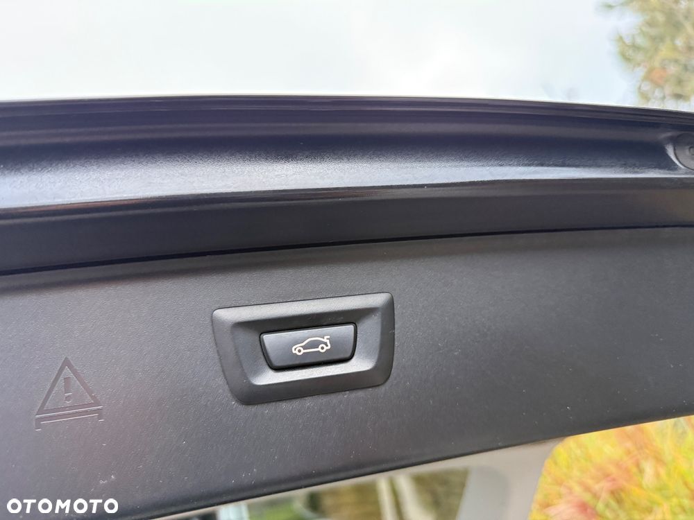 BMW Seria 5 525d xDrive - 23