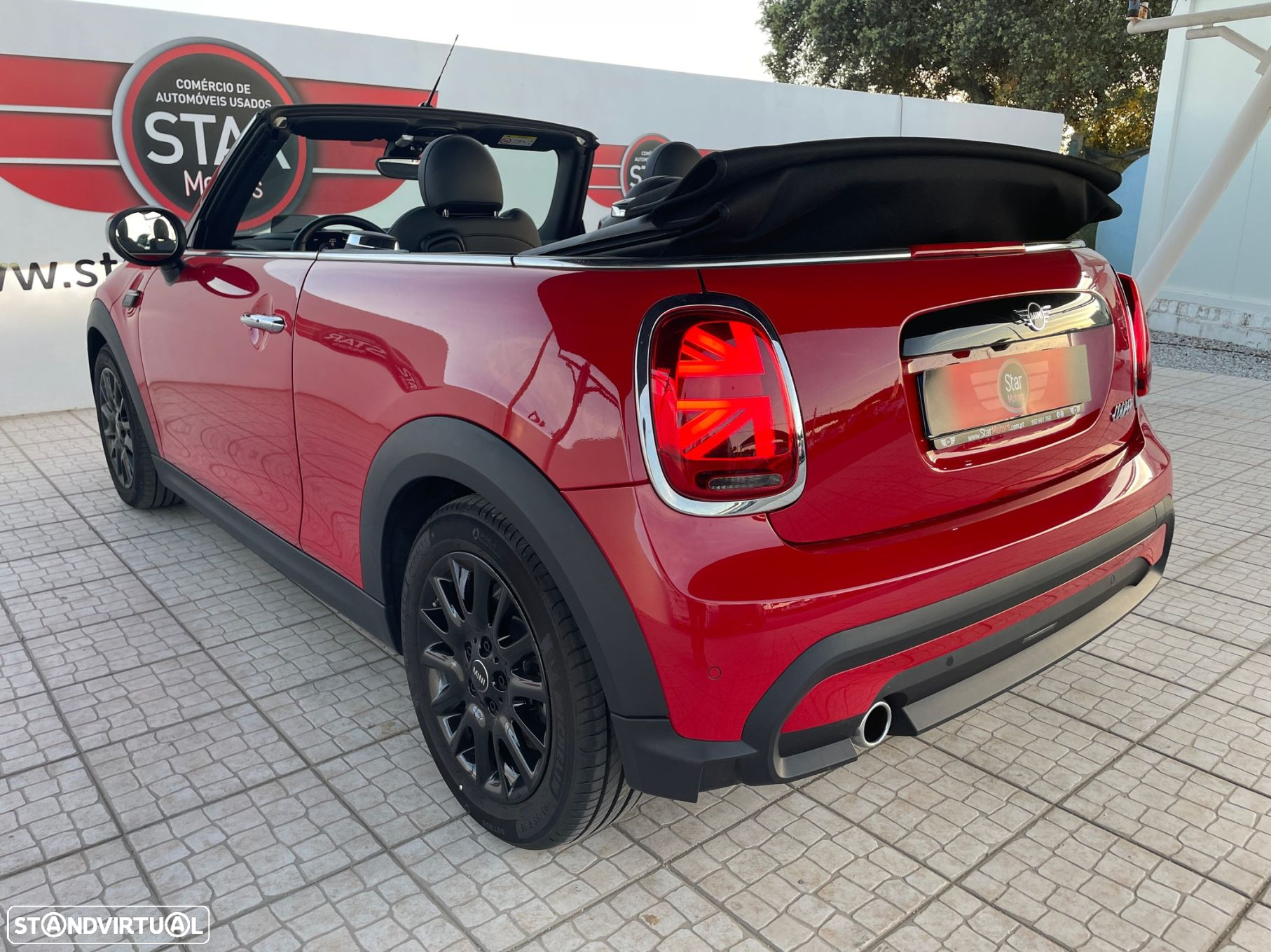 MINI Cabrio Cooper Auto - 18