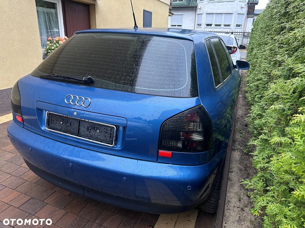 Audi A3 3-drzwiowe 1.8 Attraction - 15