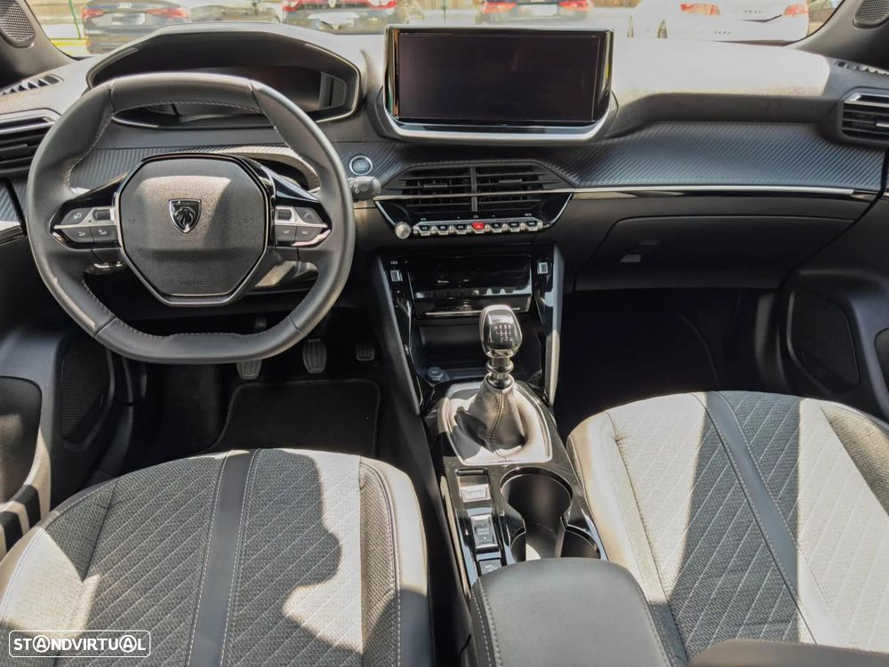 Peugeot 2008 1.2 PureTech Allure Pack — fotografia 7