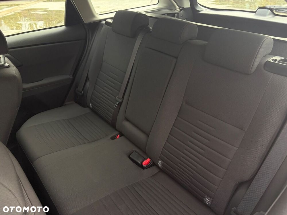 Toyota Auris 1.6 Premium Comfort MS - 14