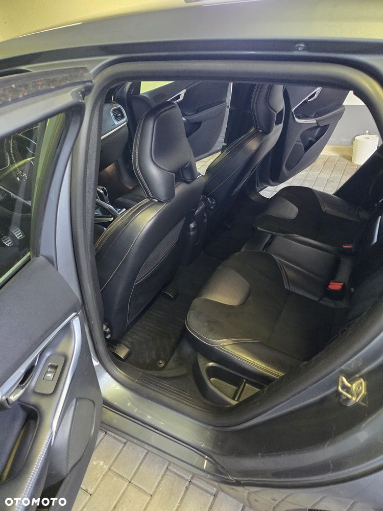 Volvo V40 D3 Drive-E SCR R-Design Momentum - 11