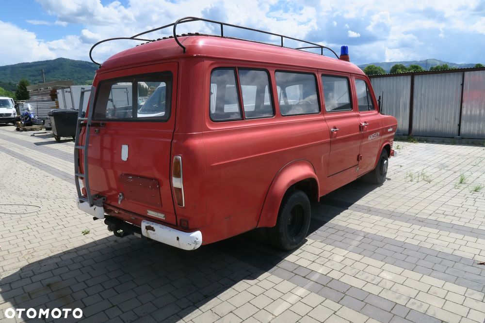 Ford Transit 150 - 3