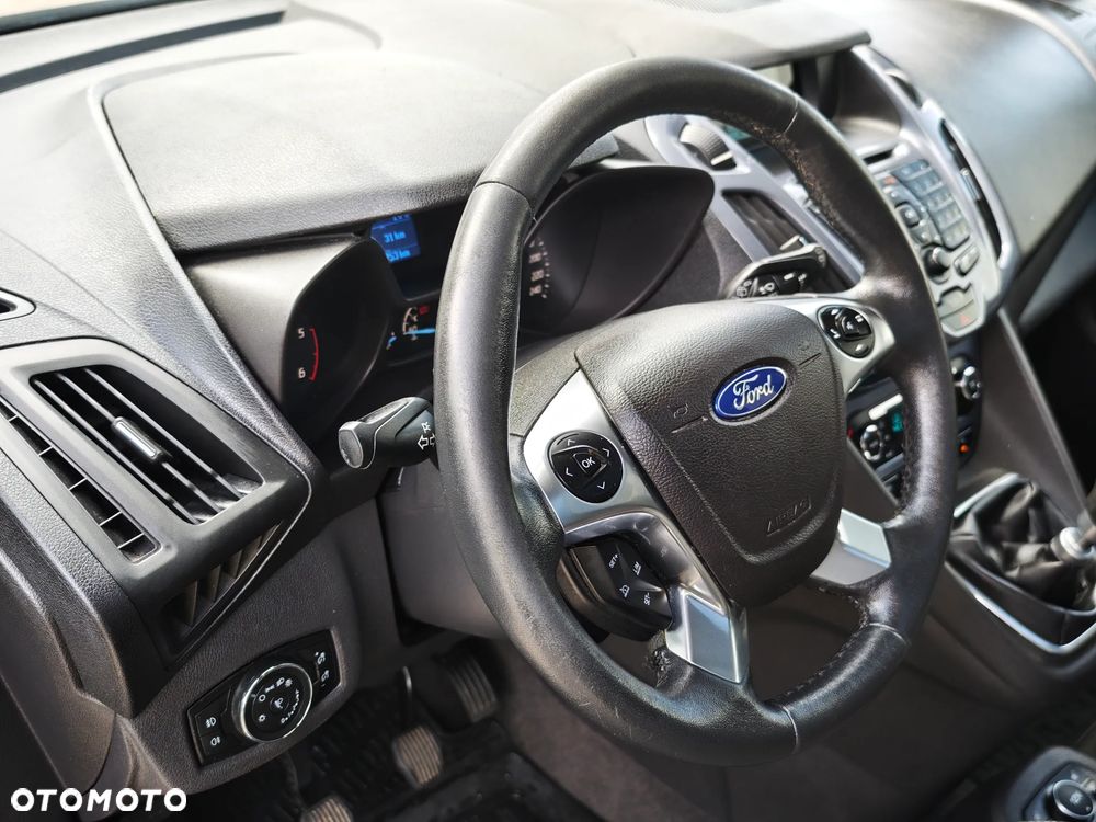 Ford Transit Connect - 32