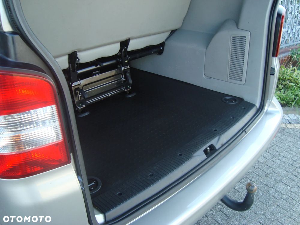Volkswagen Transporter Caravelle Kurz Trendline - 33