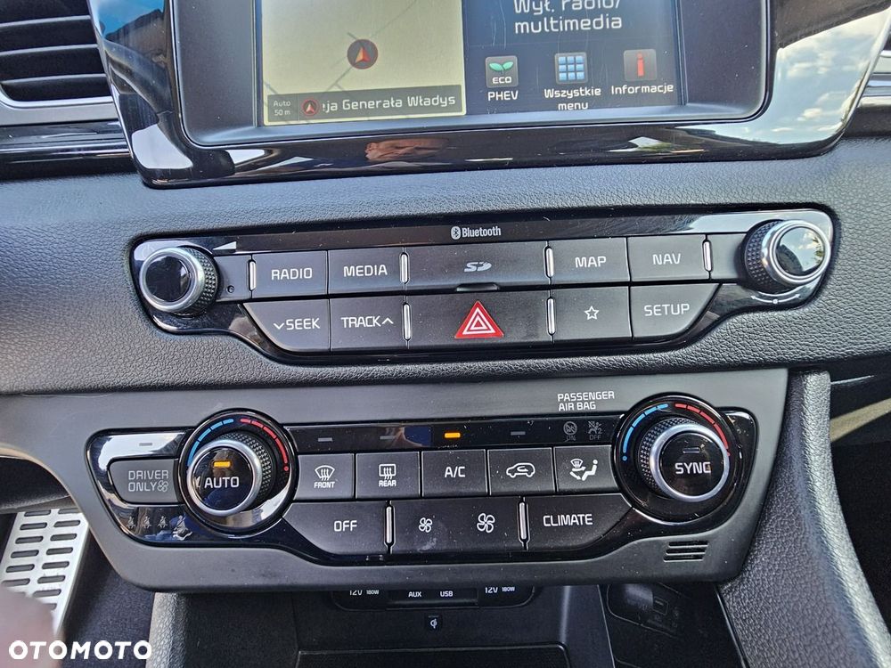 Kia Niro 1.6 GDI Plug-in Hybrid L Business Line - 32