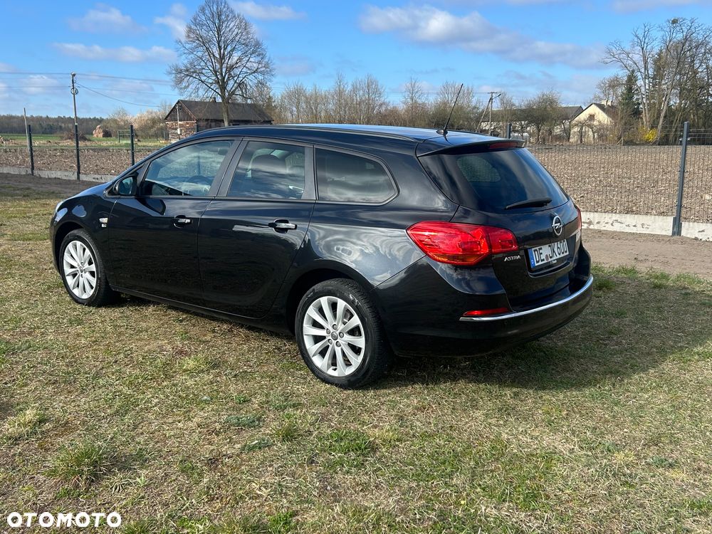Opel Astra 1.4 Turbo 150 Jahre - 14