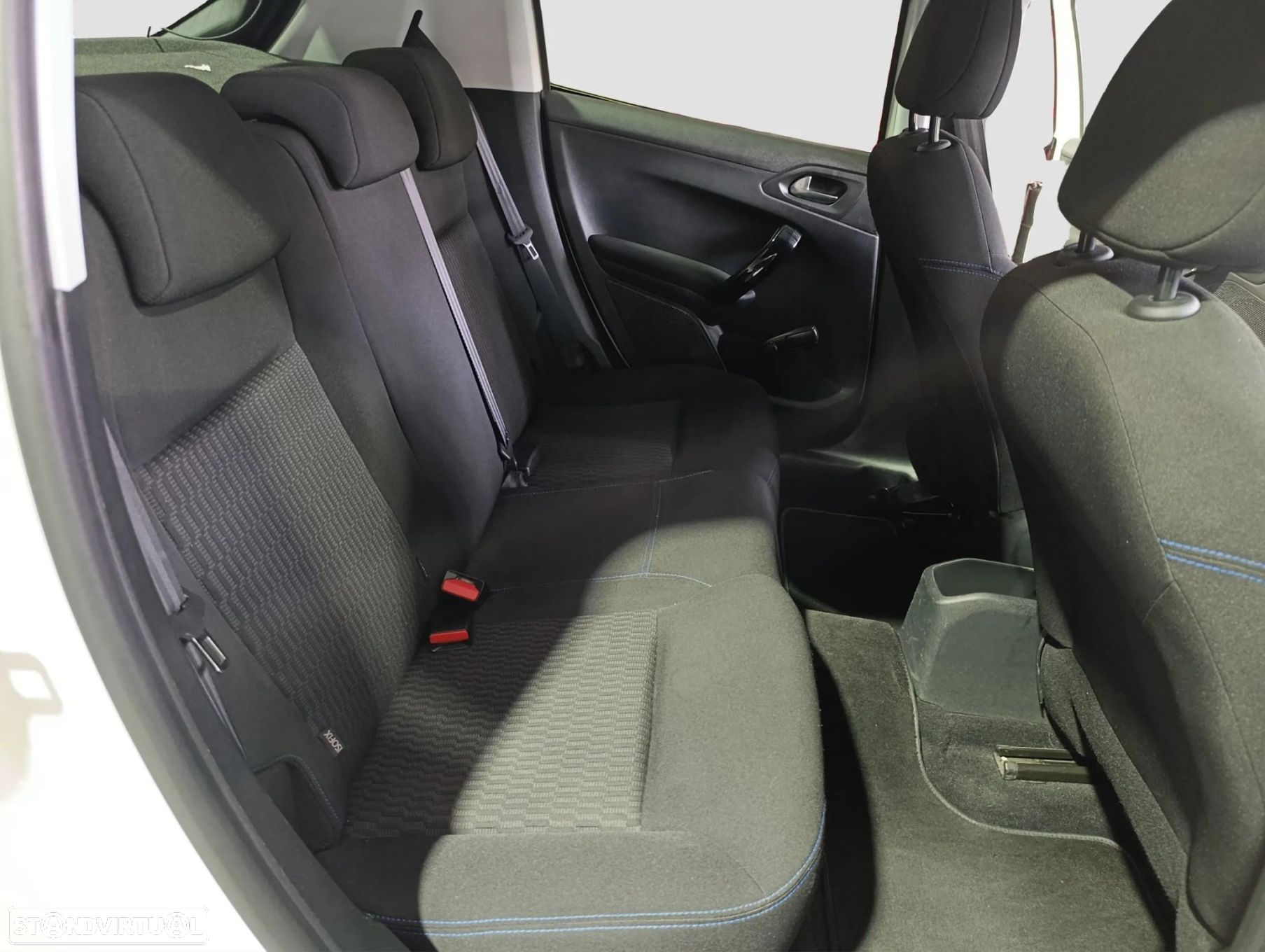 Peugeot 208 1.2 PureTech Active - 11