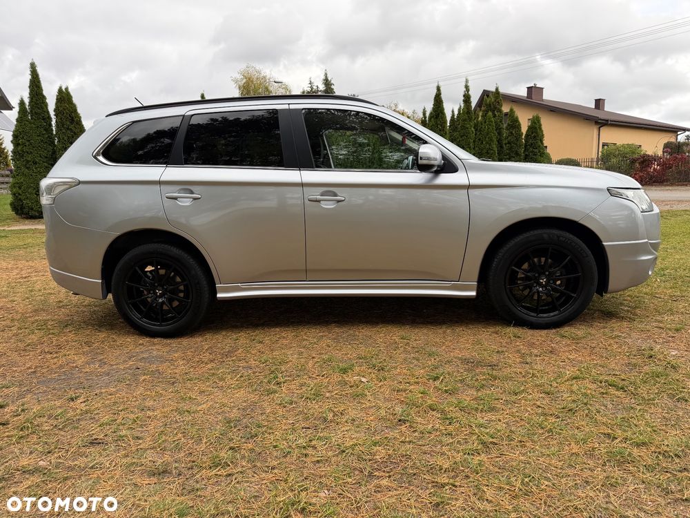 Mitsubishi Outlander 2012 photo 4