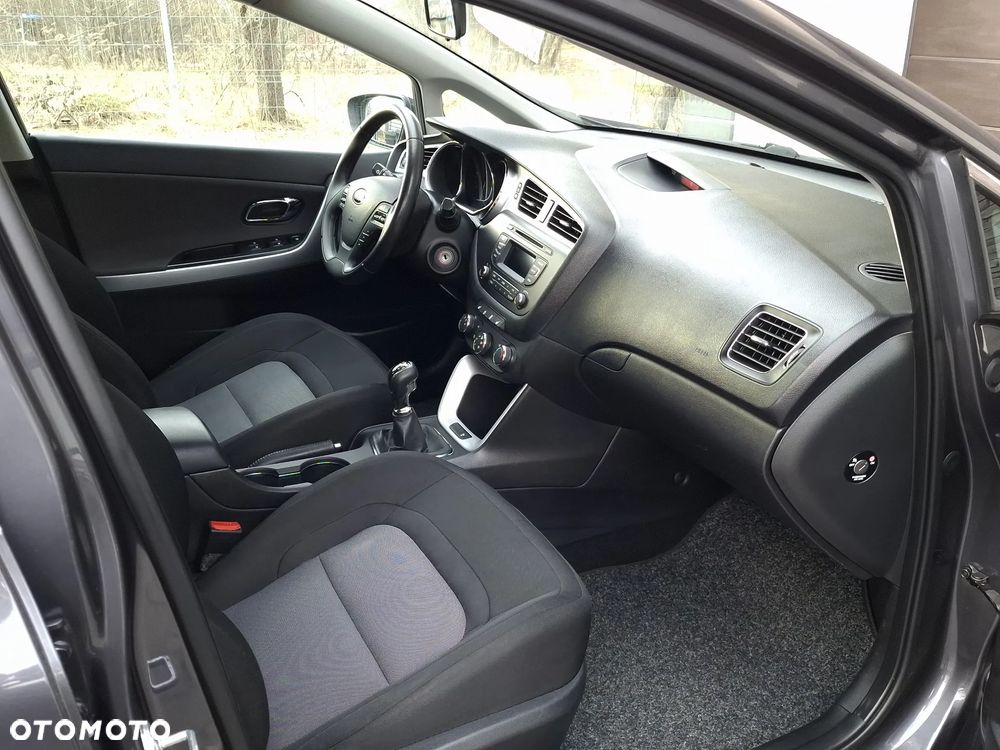 Kia Ceed 1.6 GDI ISG Platinum Edition - 6