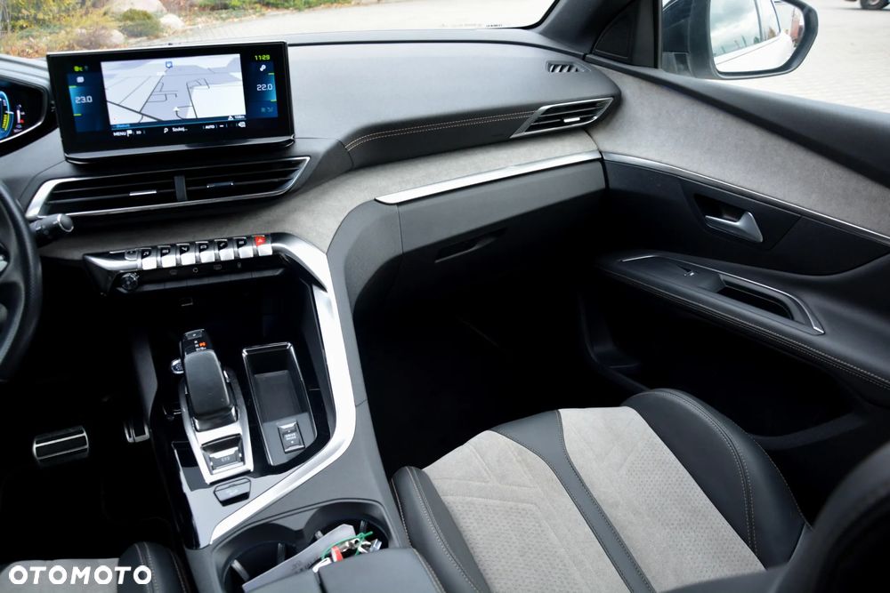 Peugeot 3008 Hybrid4 300 e-EAT8 GT - 21