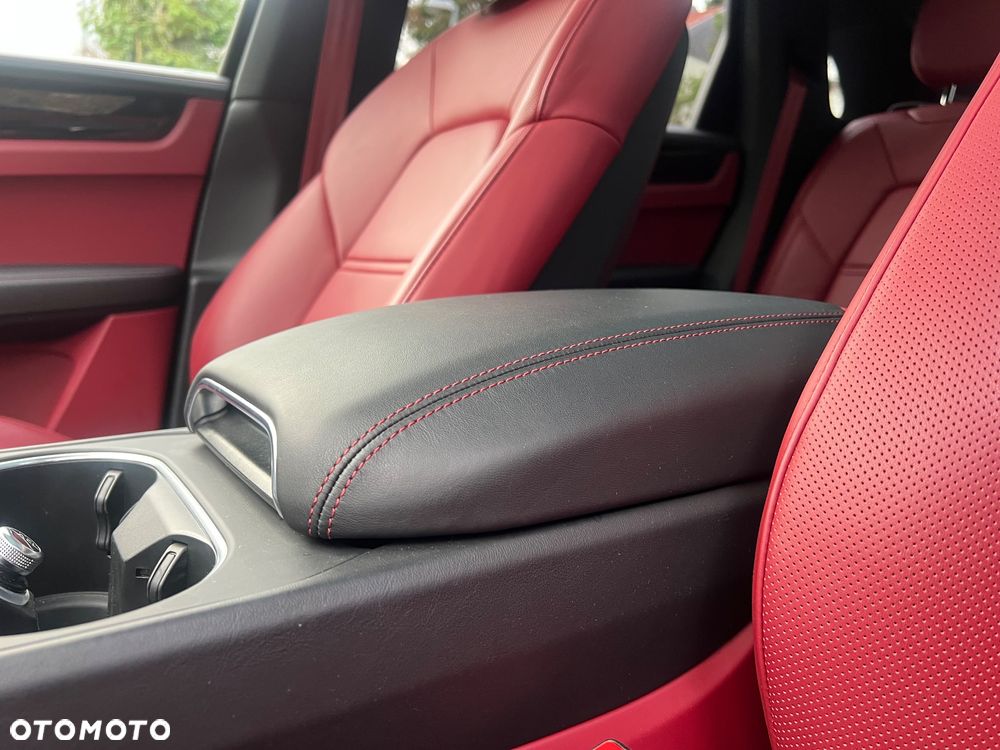 Porsche Cayenne Platinum Edition - 28