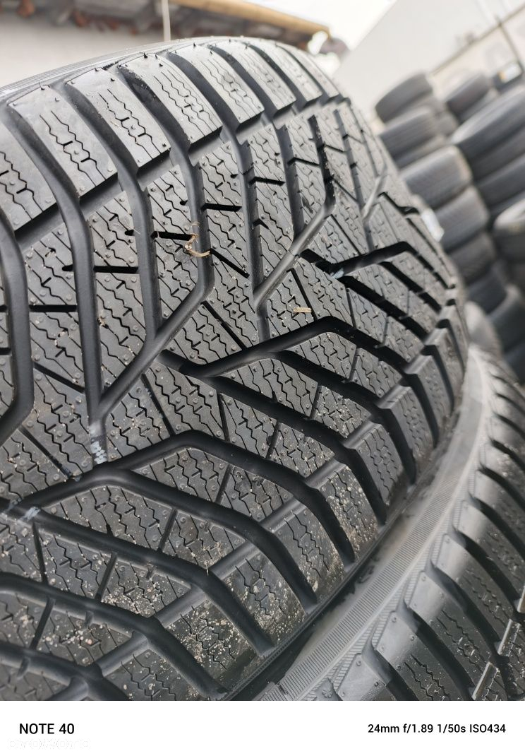 Nowe opony zimowe 235/35/19 Yokohama 24r - 2