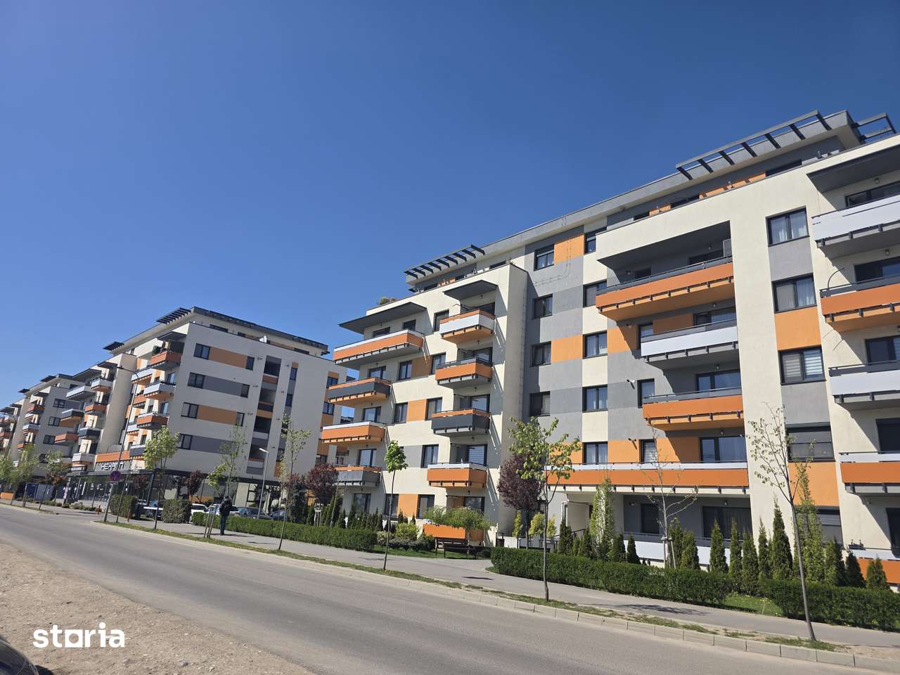 Apartament 3 camere, 2 bai , parcare subterana, Grandis , zona coresi - 1