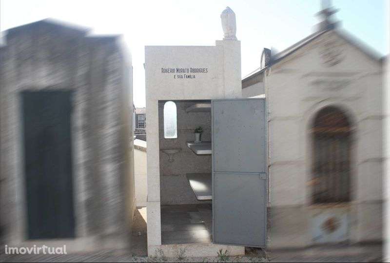 JAZIGO - Cemitério dos Prazeres, Lisboa. Excelente Oportunidade - Grande imagem: 2/7