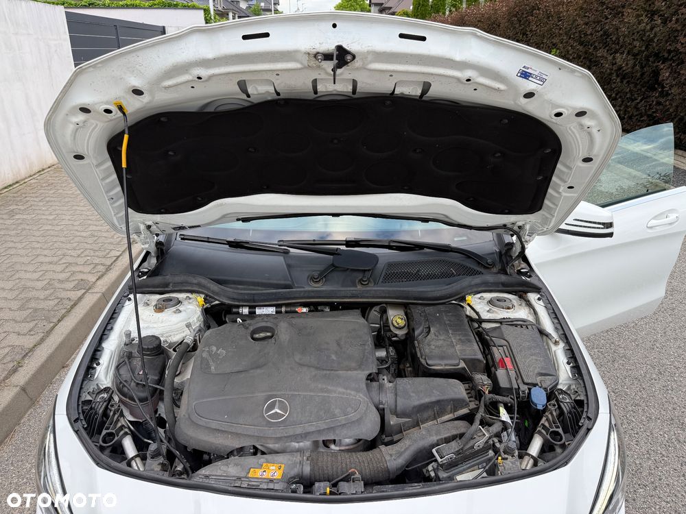 Mercedes-Benz CLA 180 7G-DCT Peak Edition - 35