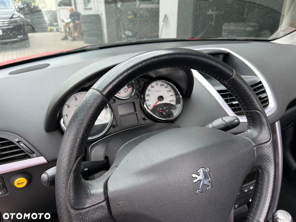 Peugeot 207 CC 1.6 Intense - 17