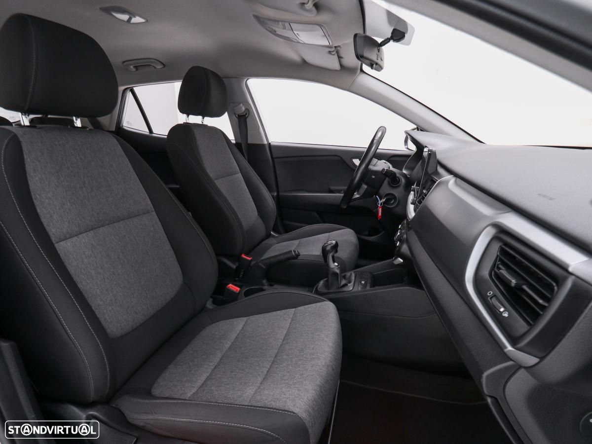 Kia Stonic 1.0 T-GDI Urban - 12