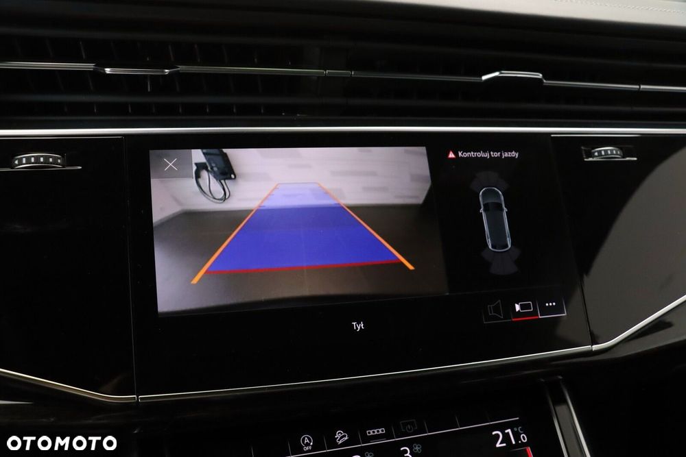Audi Q8 - 35