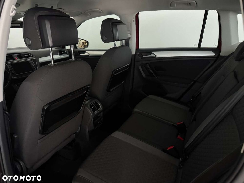Volkswagen Tiguan - 23