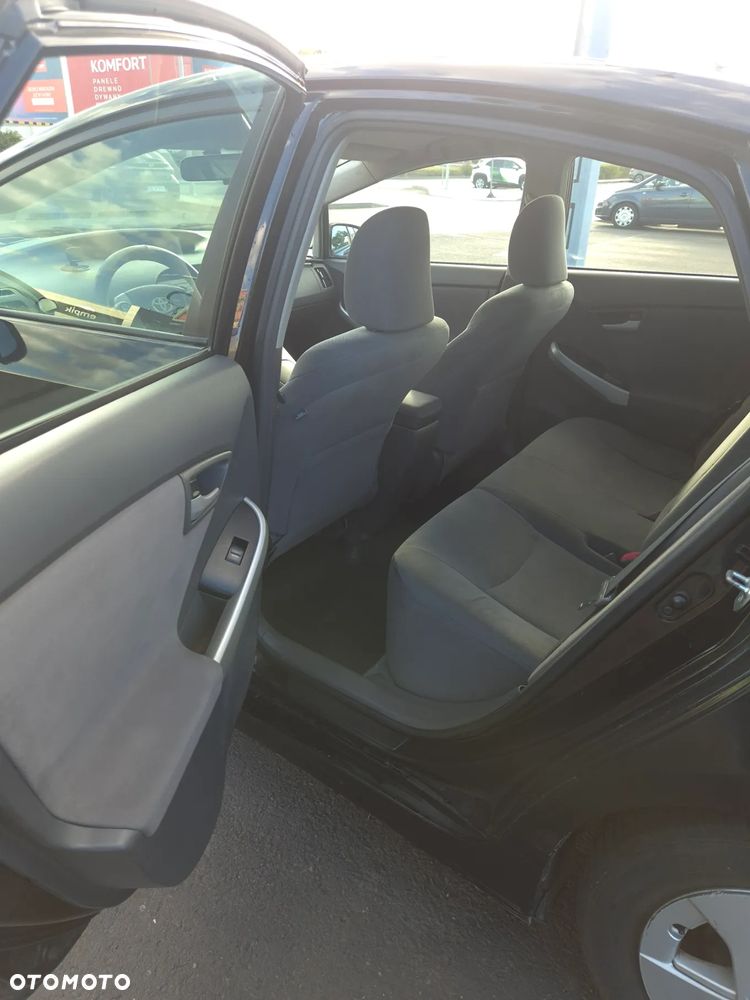 Toyota Prius - 17