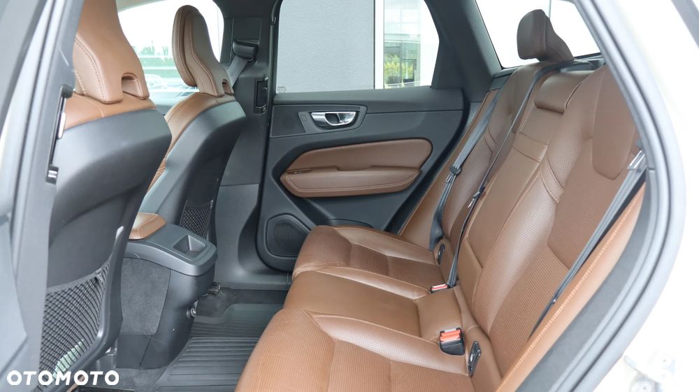 Volvo XC 60 D5 AWD Inscription - 18