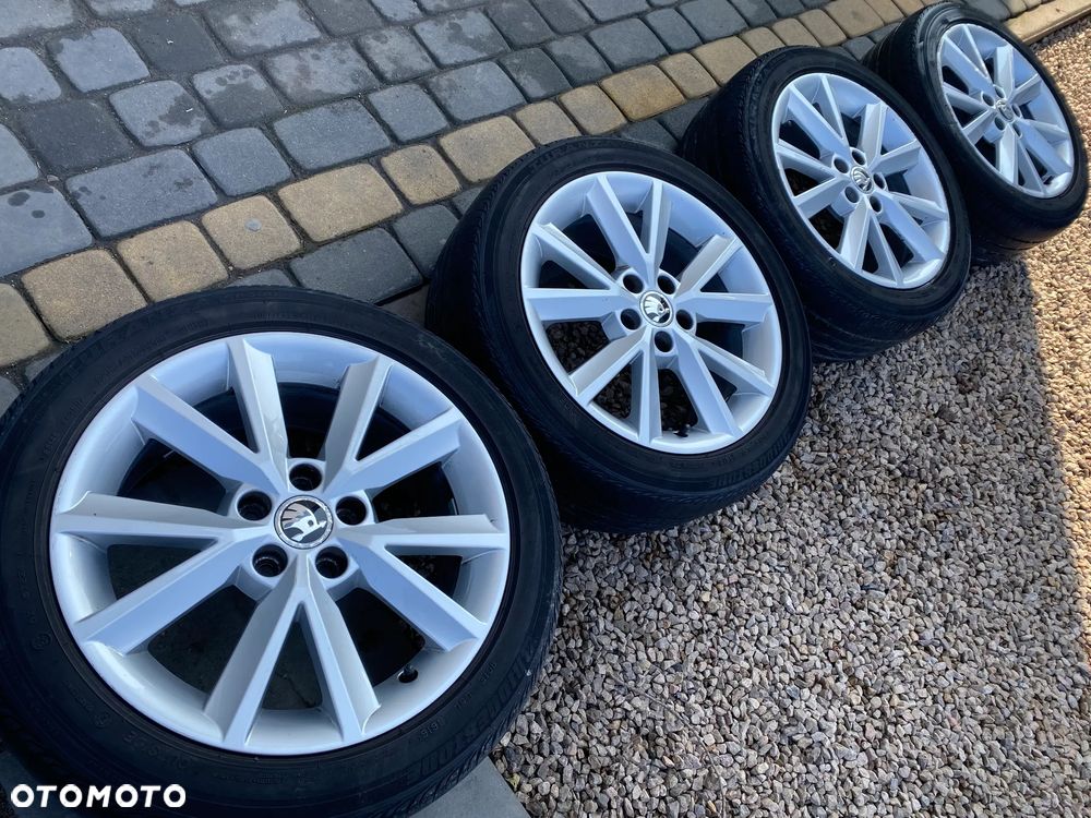 Skoda RAPID Alufelgi 16 5x100 7Jx16H2 ET46 - 2