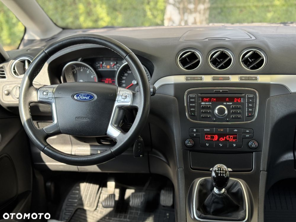 Ford S-Max - 16