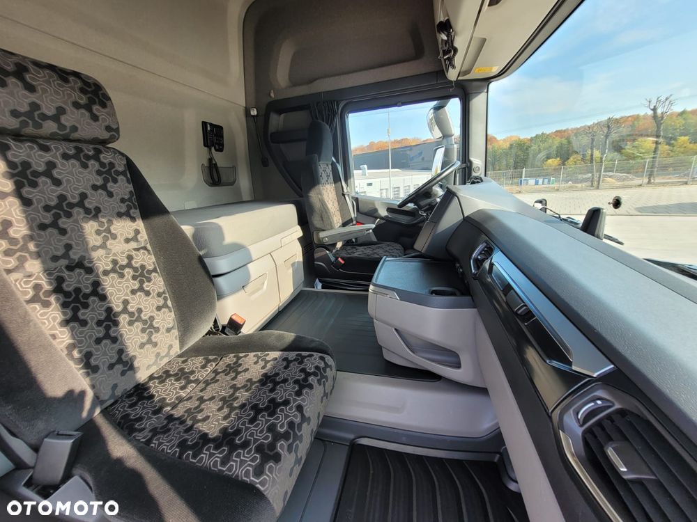 Scania R410 LNG / STANDARD / RETARDER - 13